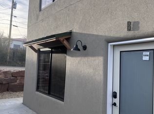 232 Valverde St, Taos, NM 87571