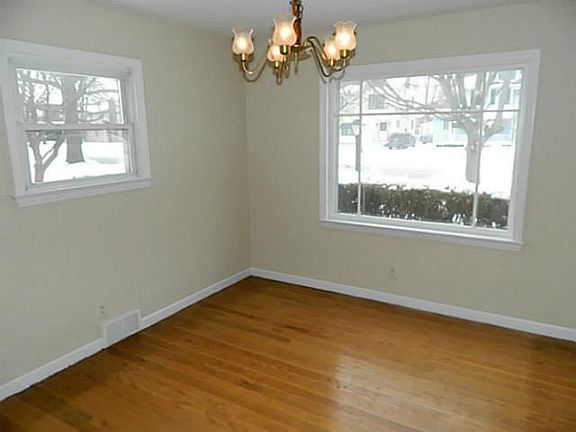 5th image of 54 Stonehenge Rd