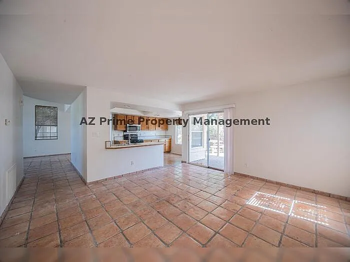489 W Carmen St — Photo 8