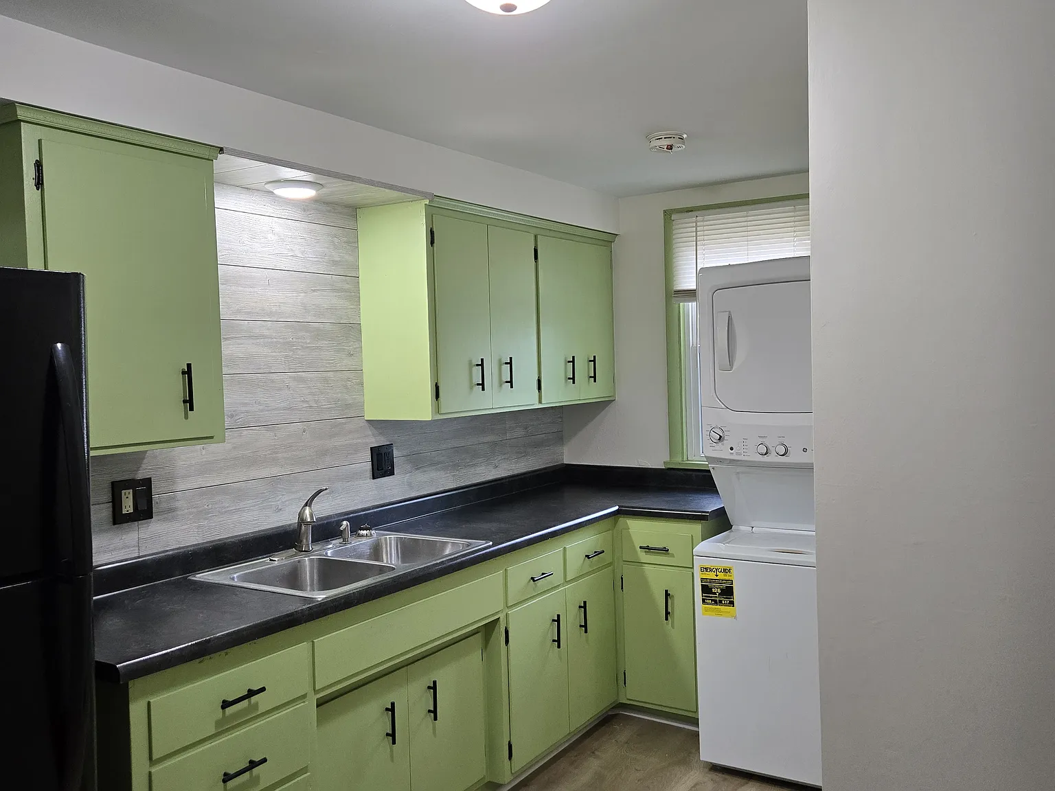 1 bed, 900 sqft, $1,400 — Photo 2
