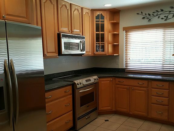 3rd image of 6379 San Anselmo Way
