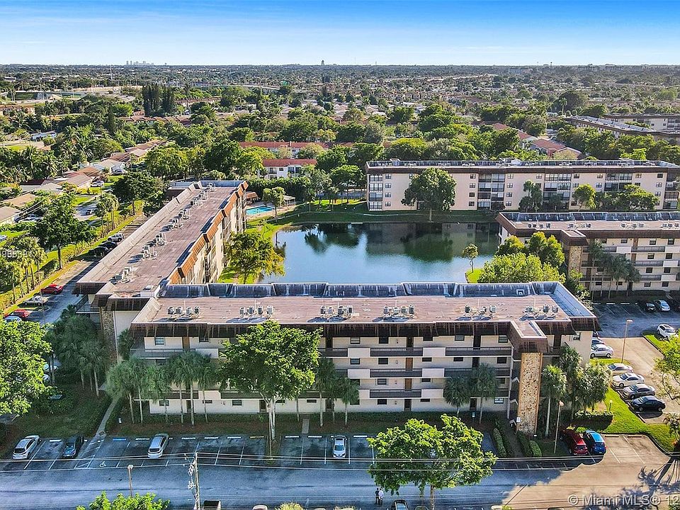 1st image of 4930 E Sabal Palm Blvd APT 412