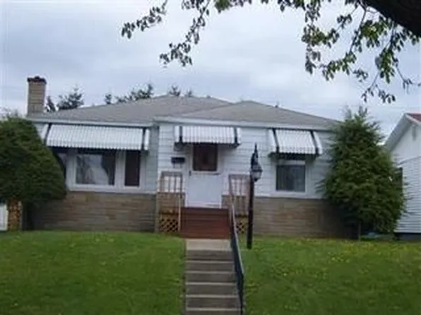 308 S 10th St, Coshocton, OH 43812