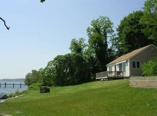 78 Macomber Ln, Portsmouth, RI 02871