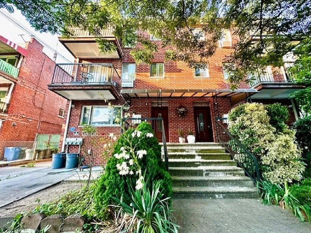 2235 84th St Unit 1C  