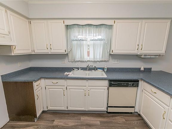 4th image of 2571 Celia Dr