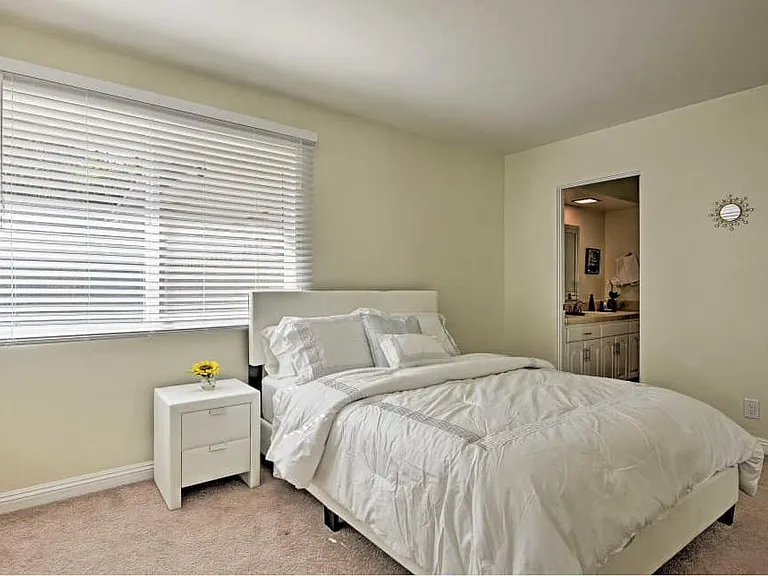Queen Bedroom