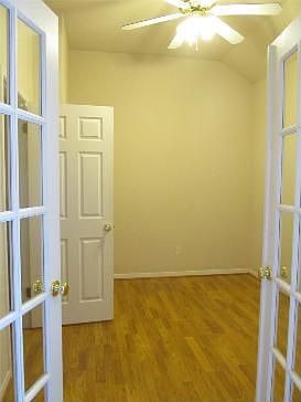1st image of 109 Jesse James Dr