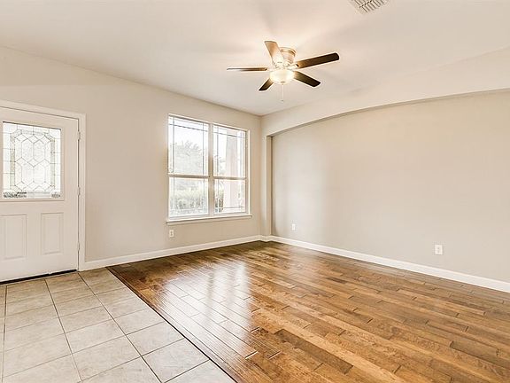 5th image of 622 Sage Brush Dr