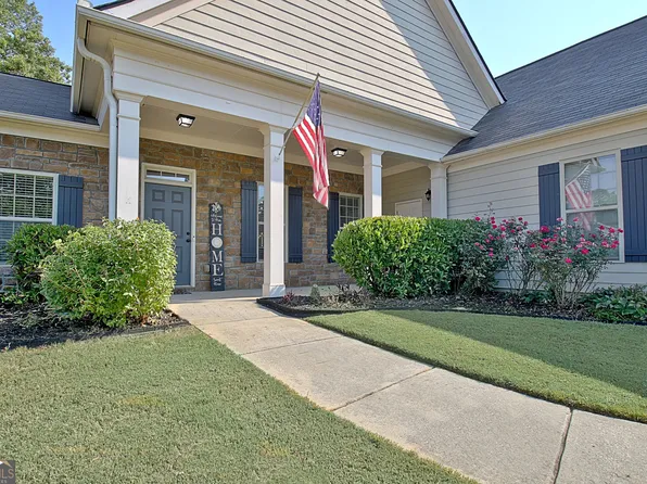 225 Renwick Dr, Senoia, GA 30276