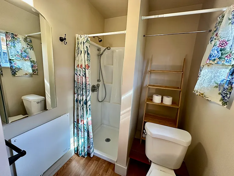 610 Granite St #B — Photo 8