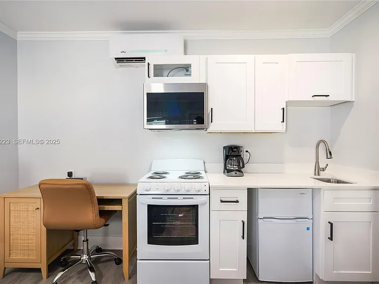 17784 Front Beach Rd #10 — Photo 7