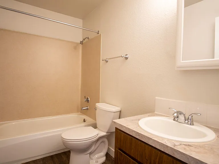 12155 SW Spur Ct #D — Photo 12