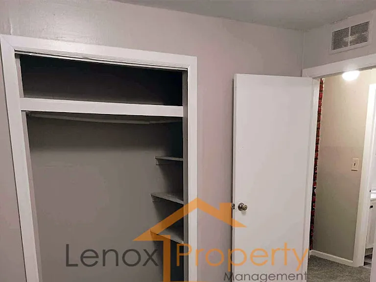 7020 Republic Ave — Photo 10