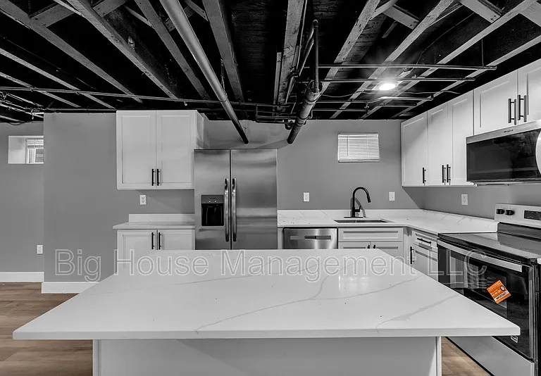 339 E 25th St #1 — Photo 10