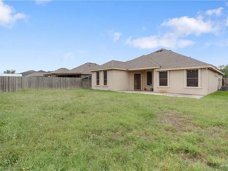 2318 Hannah Dr — Photo 14