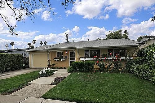 1st image of 4764 Parkwest Dr