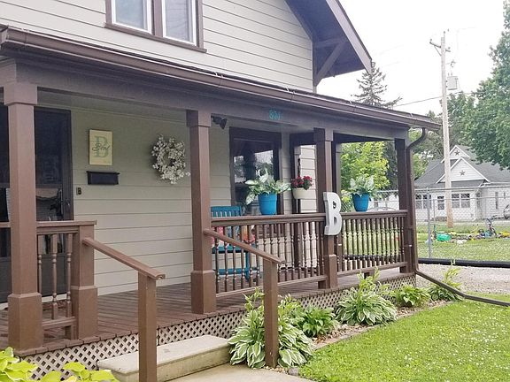 2nd image of 804 8th Ave E