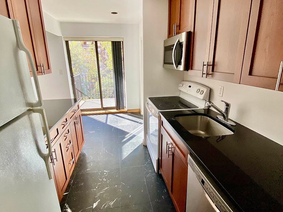 1st image of 370 W 30th St APT 3a