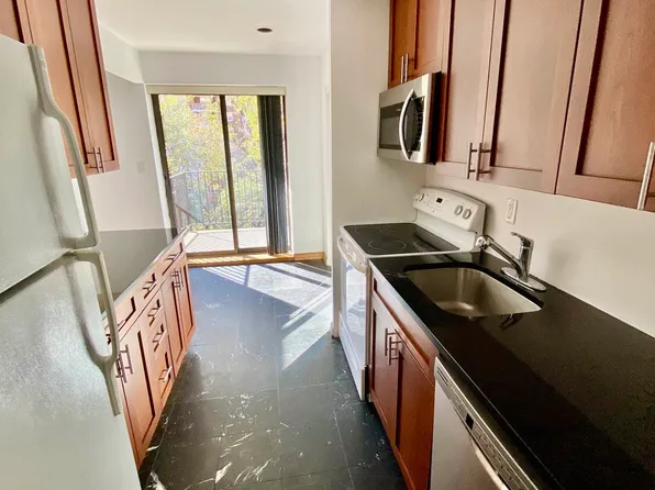 370 West 30th Street image 1 of 20