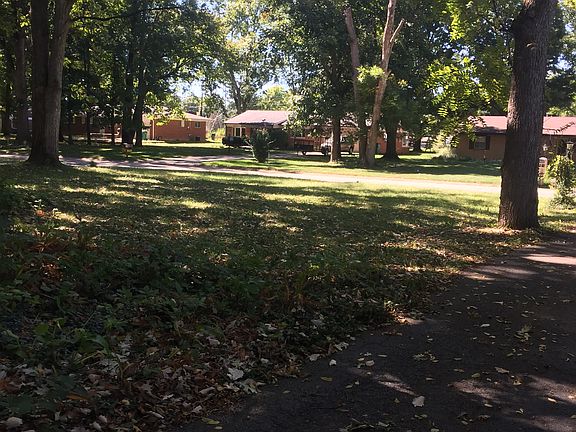 Front yard view to street