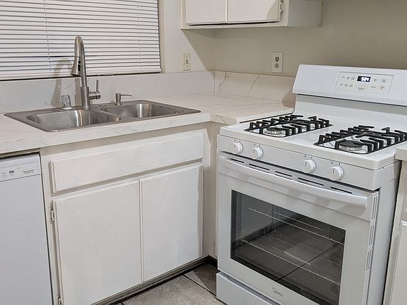 5th image of 24158 Amberley Dr