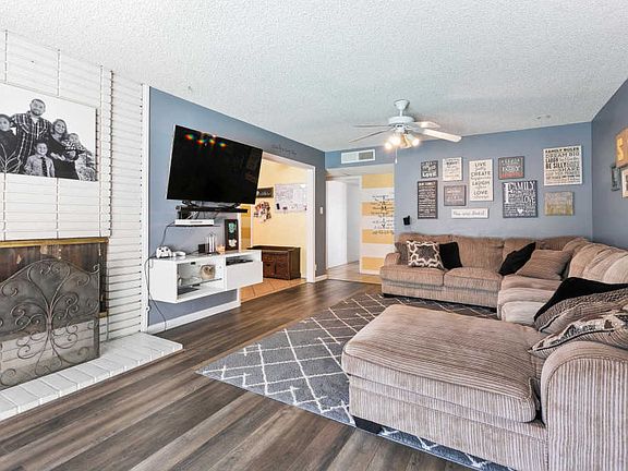 5th image of 640 W Avenue J11