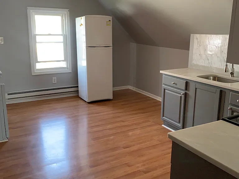 384 E 19th St #2 — Photo 3