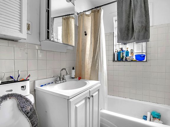 4th image of 1721-1725 Prospect Ave