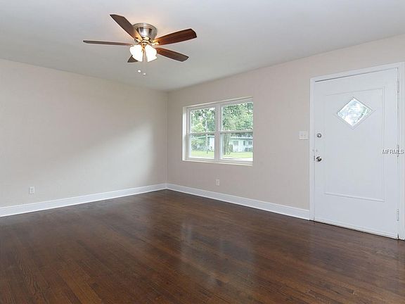 5th image of 907 Essex Pl