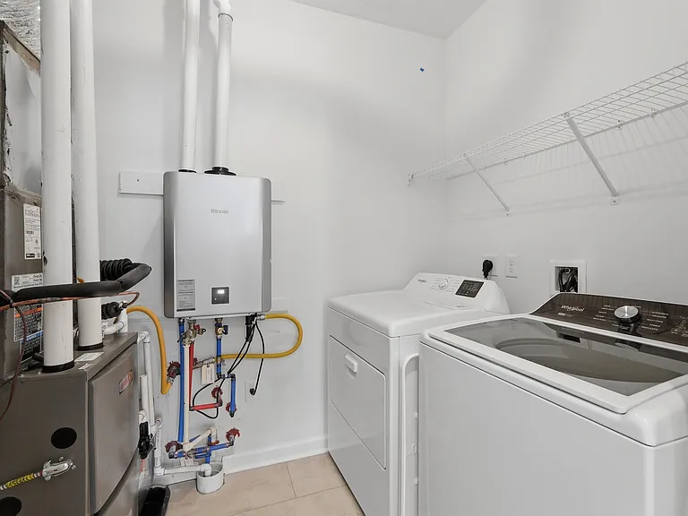 400 Willow Ave #409 — Photo 15