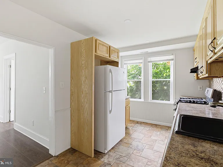 820 Greenhill Rd — Photo 16