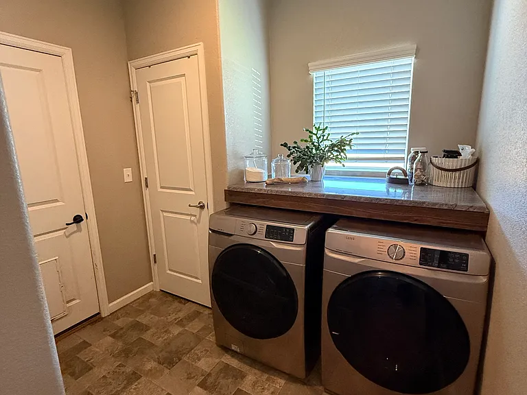 405 Ash St — Photo 5