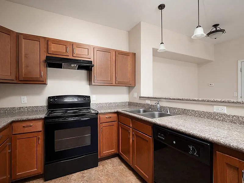 Coronado Townhomes — Photo 4