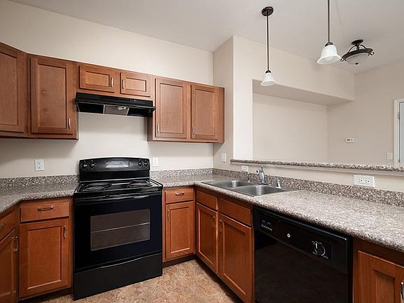Kitchen|Coronado Townhomes