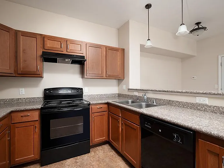 Kitchen|Coronado Townhomes