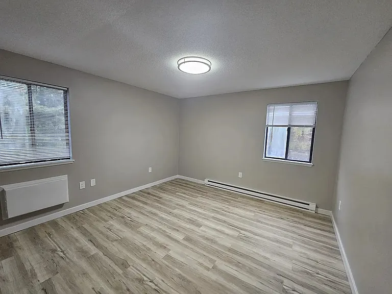 1005-1005 N Main St #H05 — Photo 13