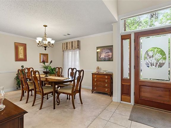 3rd image of 111 Harrow Dr