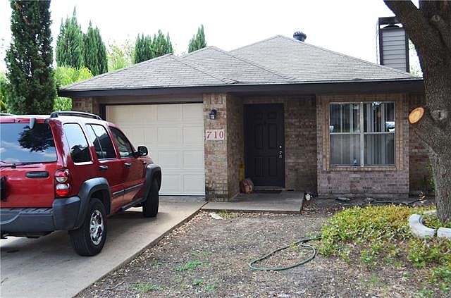 1st image of 710 Fairwood Pl