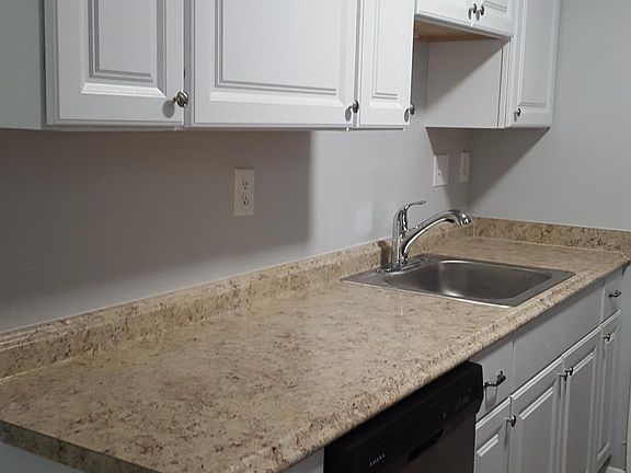 3rd image of 684 Arthur Ave