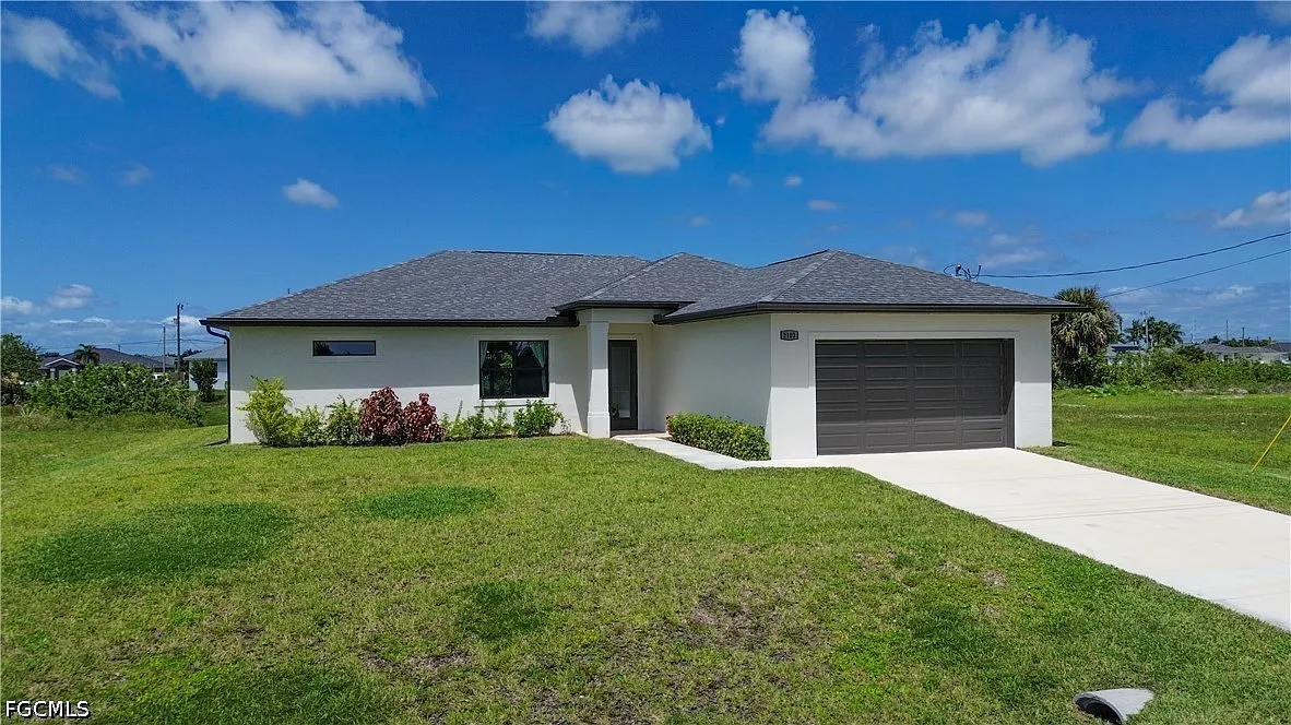 4 bed, 2.0 bath, 1787 sqft, $2,000 — Photo 1