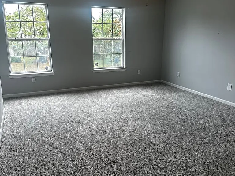 1426 Pinethicket Dr — Photo 3