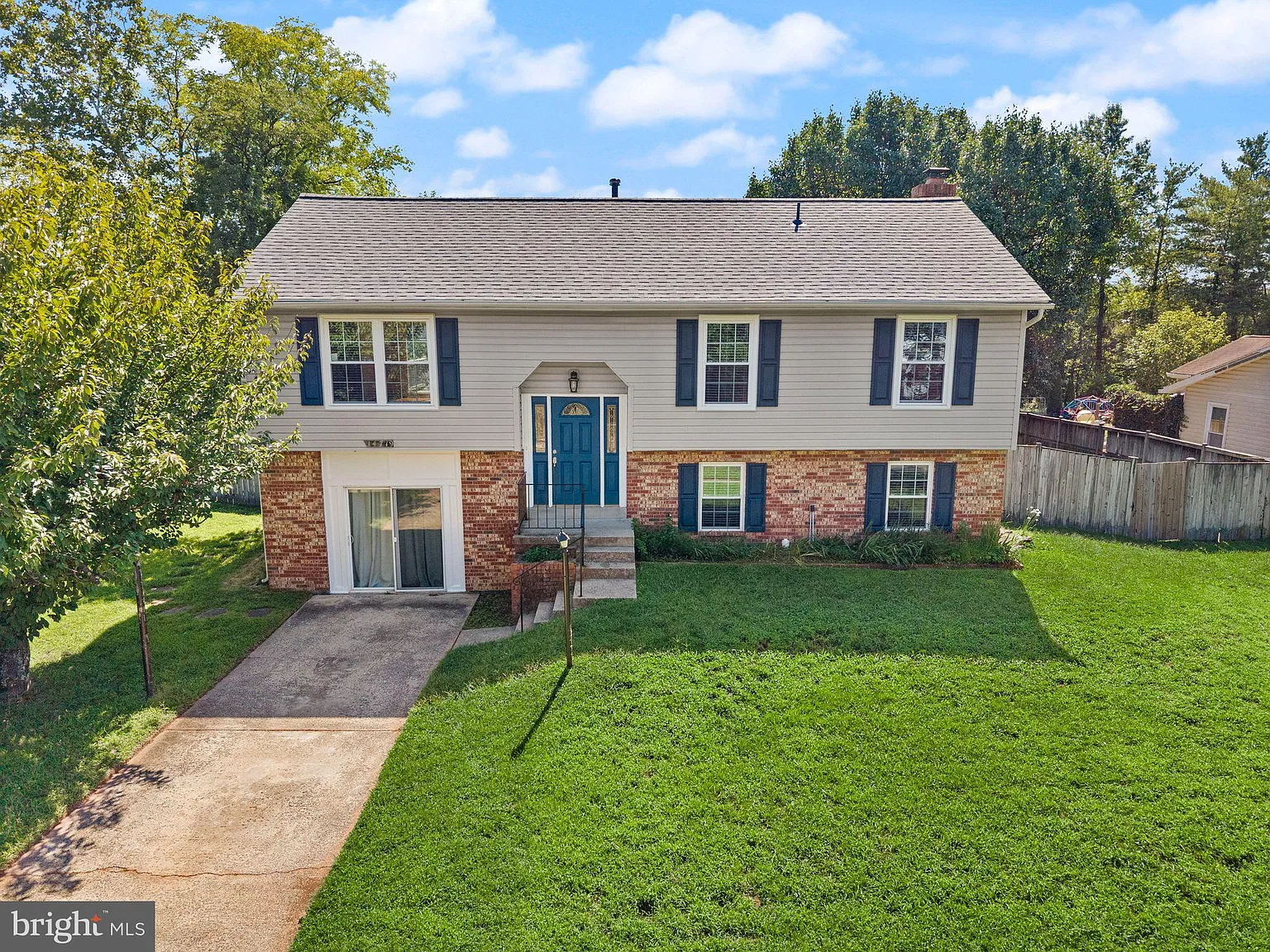 4 bed, 3.0 bath, 1882 sqft, $3,400 — Photo 2