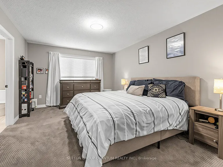 581 Grant Way #UPPER — Photo 18