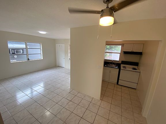 View into kitchen/dining