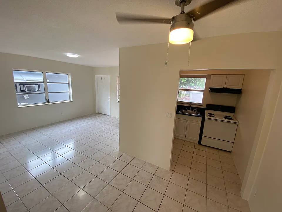 View into kitchen/dining