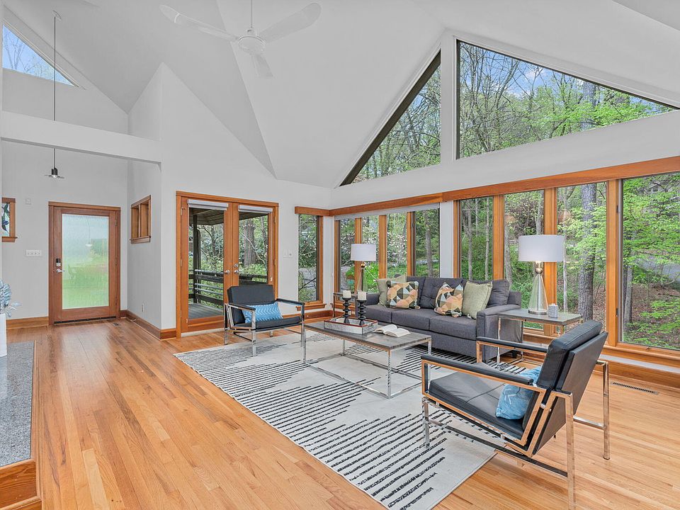 1st image of 101 Rose Ln