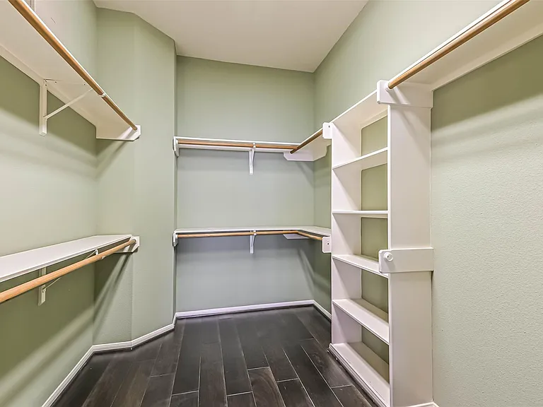 5453 Fairdale Ln — Photo 18