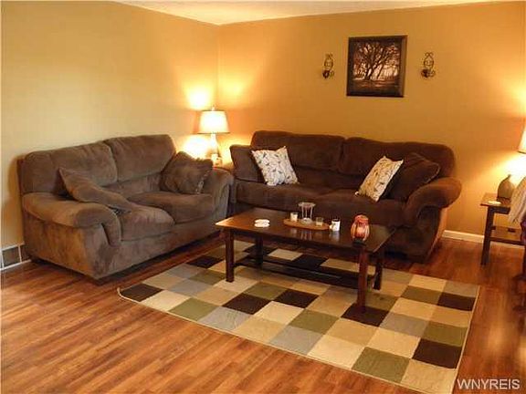 5th image of 223 Wimbledon Ct