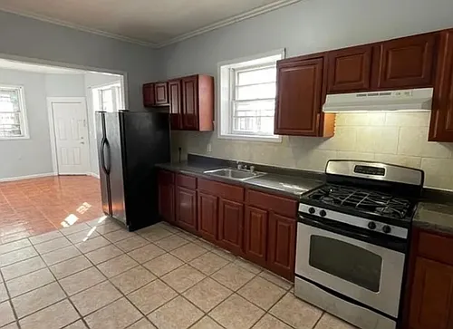401 Marshall St Photo 1